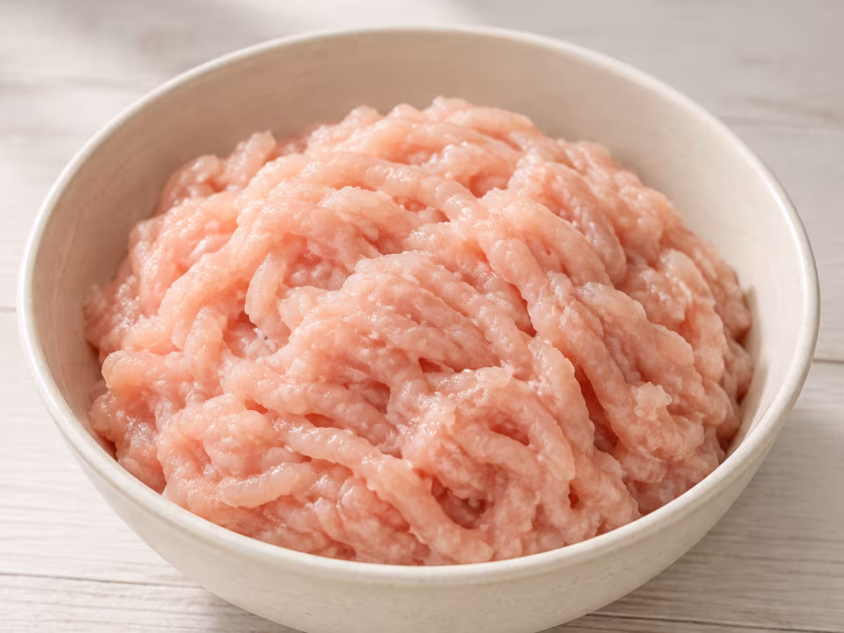 Boneless minced chicken, a lean and versatile choice for fillings, meatballs and stir-fries.