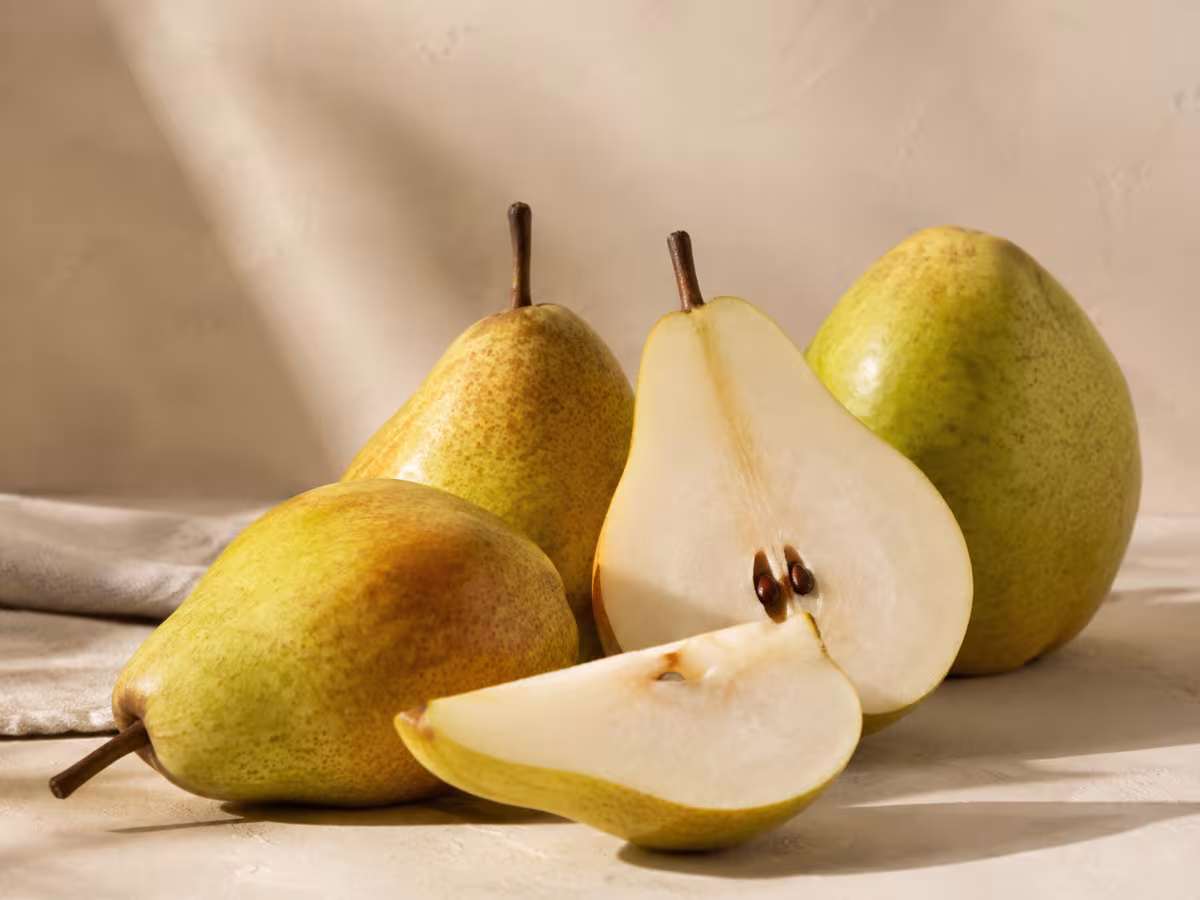 Fruta jugosa de pulpa dulce y textura variable seg&uacute;n madurez.