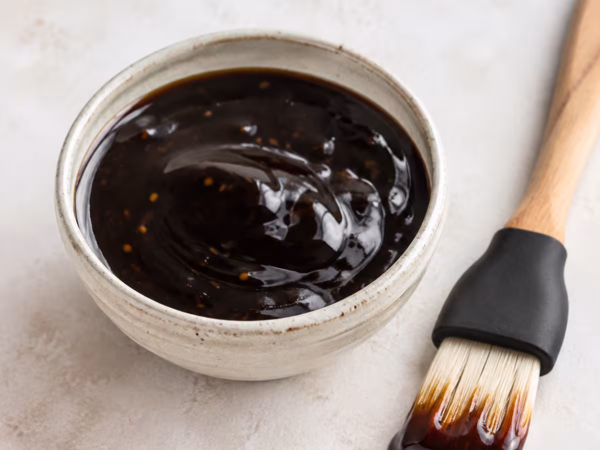 Salsa agridulce de soja, adecuada para glasear con moderaci&oacute;n.