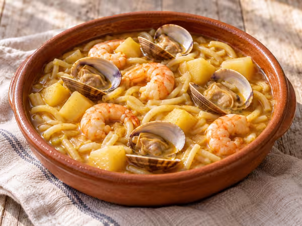 Noodles with clams and prawns in the Thermomix, finished dish