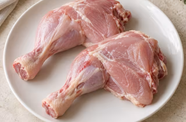 Muslos de pollo sin piel, detalle del ingrediente