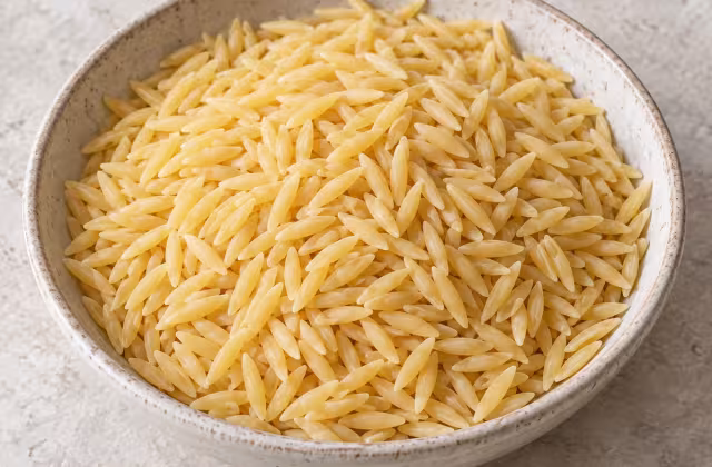 Pasta orzo, detalle del ingrediente