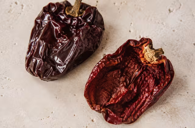 Pimiento rojo seco de pulpa dulce e intensa, habitual en guisos españoles.