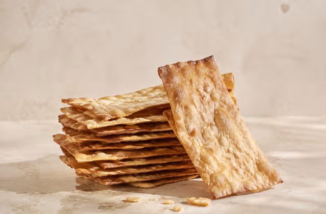 Very thin, dry and crisp bread crackers.